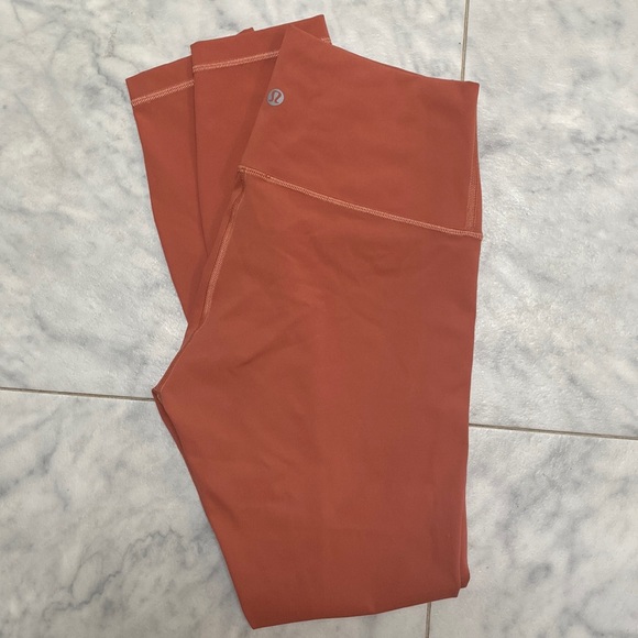 Lululemon 7/8 Wunder Under - Picture 2 of 3